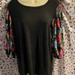 Floral sleeve blouse